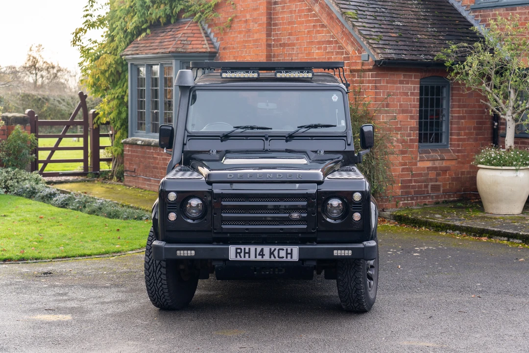 2014 Land Rover Defender 90 - Image 3 of 31