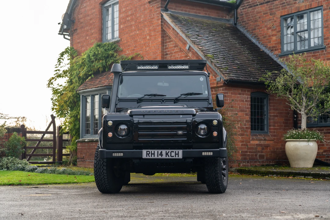 2014 Land Rover Defender 90 - Image 15 of 31