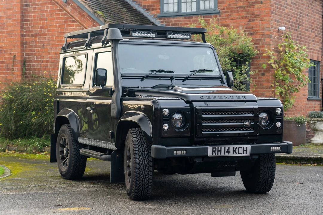 2014 Land Rover Defender 90 - Image 16 of 31