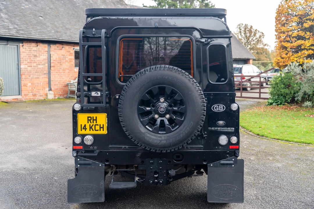 2014 Land Rover Defender 90 - Image 5 of 31