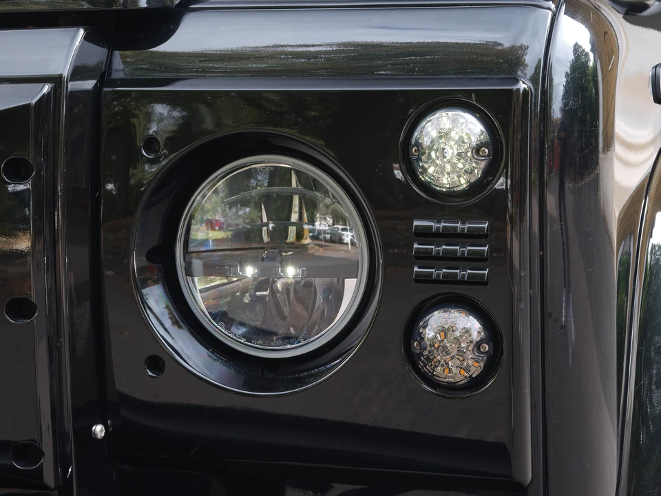 2014 Land Rover Defender 90 - Image 16 of 31