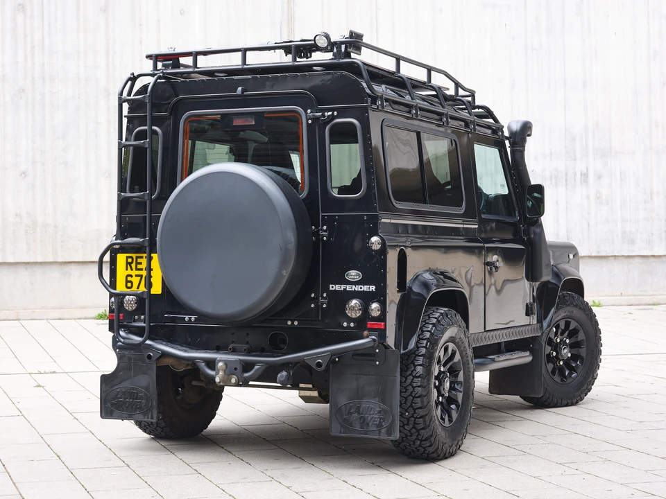 2014 Land Rover Defender 90 - Image 13 of 31