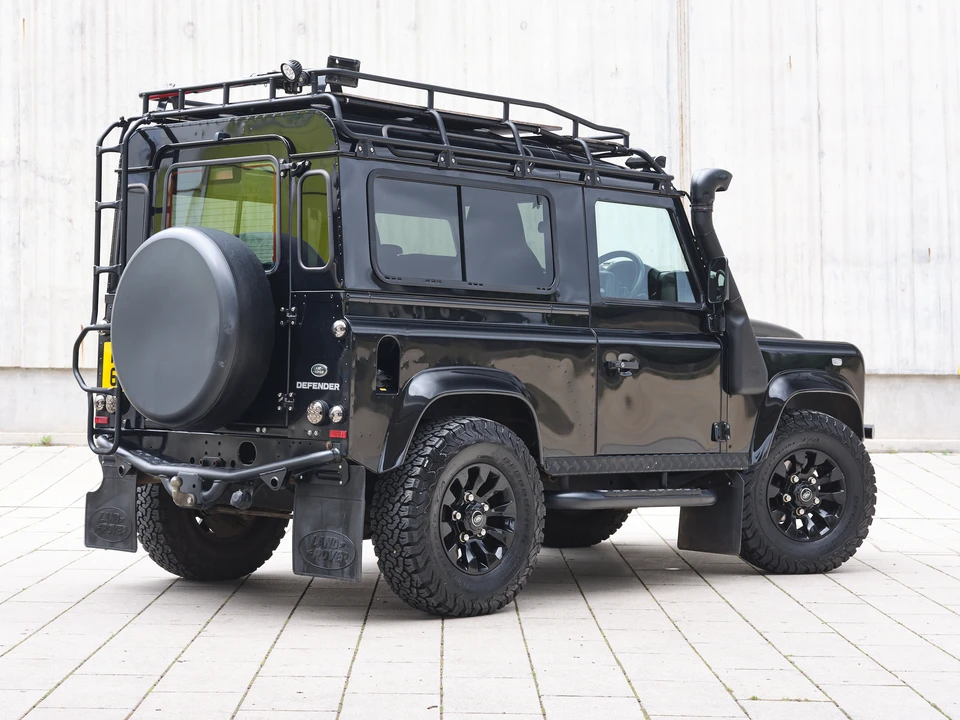 2014 Land Rover Defender 90 - Image 14 of 31