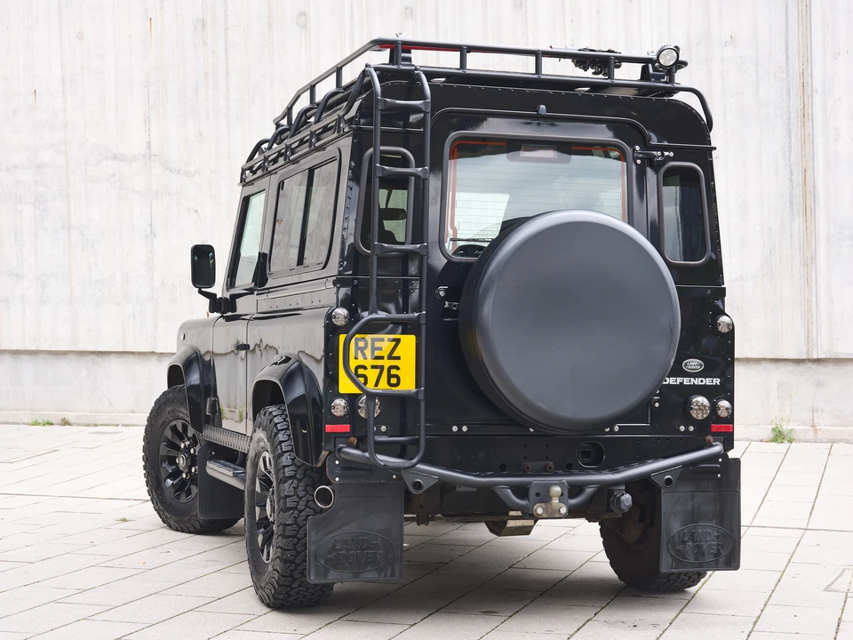 2014 Land Rover Defender 90 - Image 15 of 31