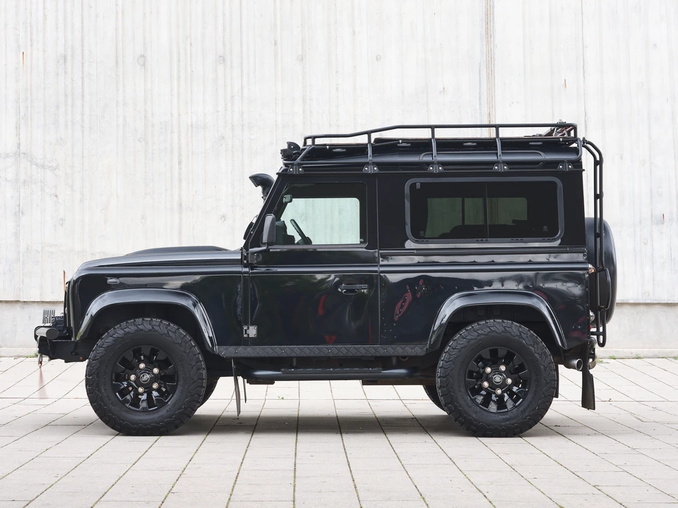 2014 Land Rover Defender 90 - Image 5 of 31