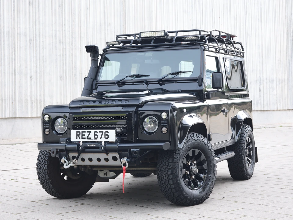 2014 Land Rover Defender 90 - Image 4 of 31