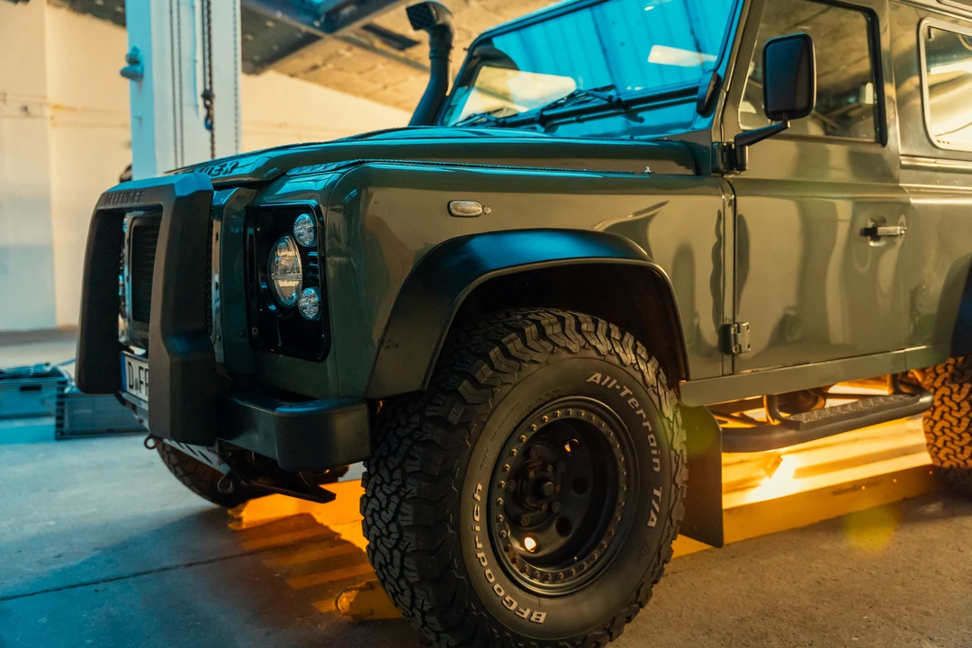 2014 Land Rover Defender 90 - Image 16 of 31