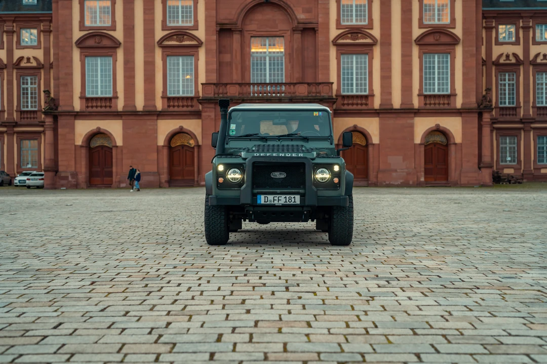2014 Land Rover Defender 90 - Image 2 of 31
