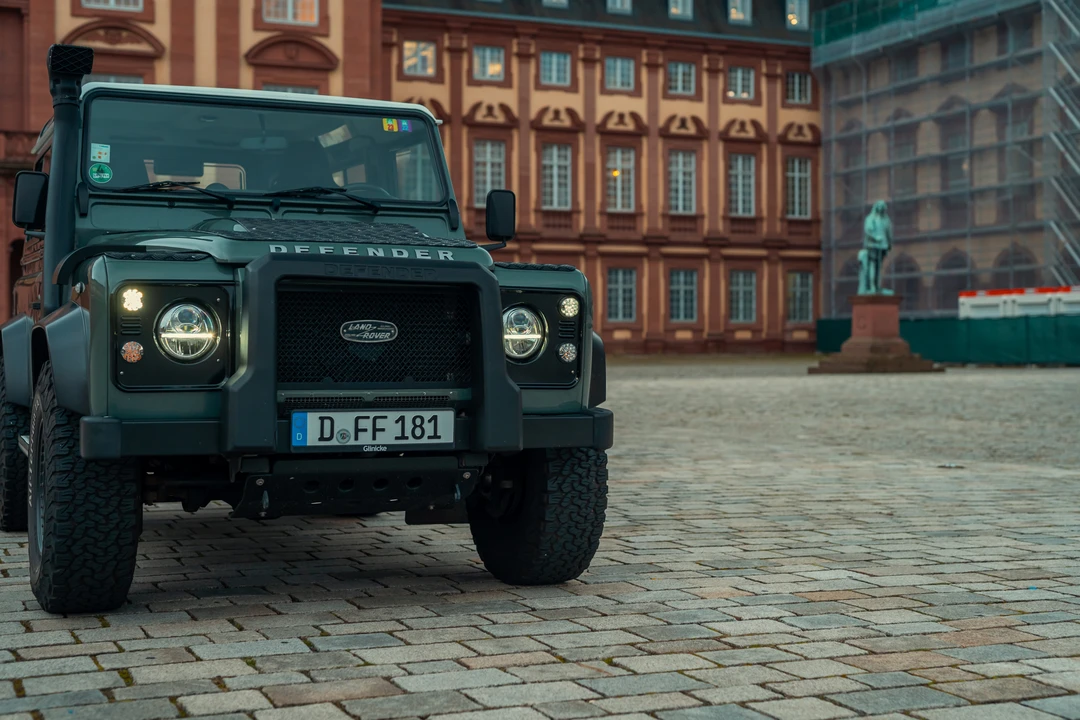 2014 Land Rover Defender 90 - Image 15 of 31