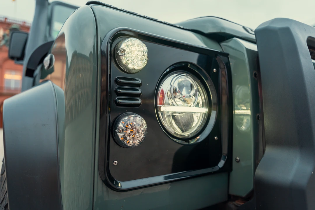 2014 Land Rover Defender 90 - Image 26 of 31