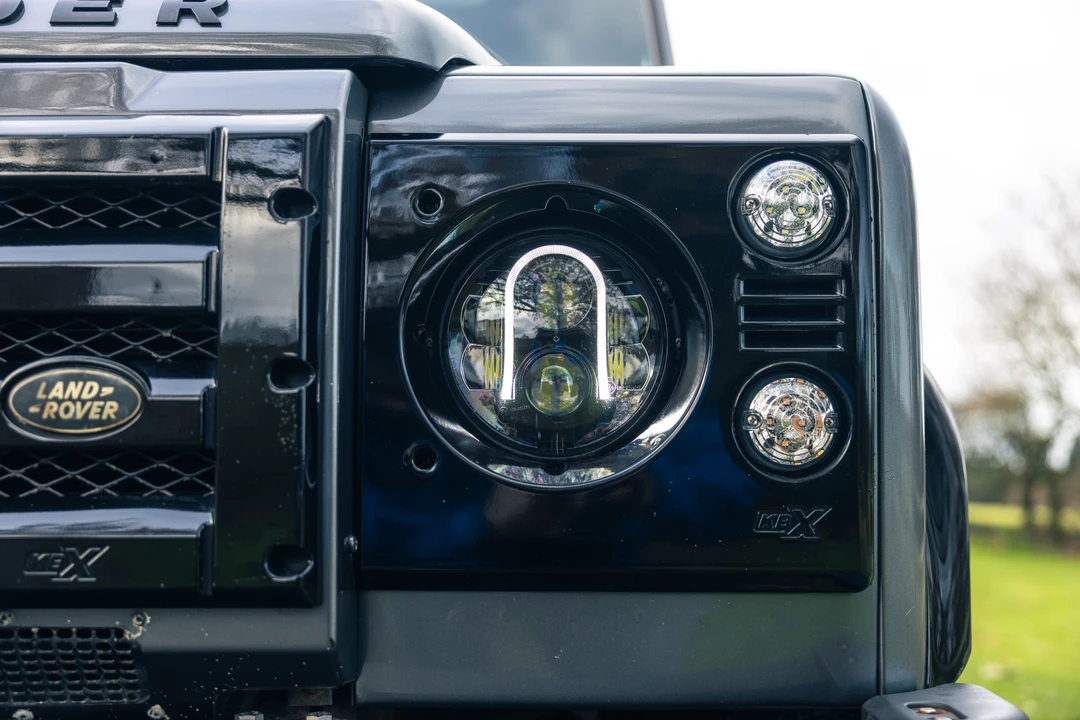 2015 Land Rover Defender 90 - Image 13 of 31