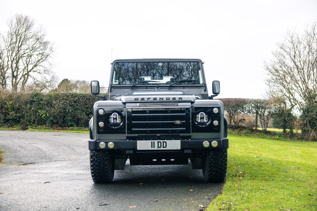 2015 Land Rover Defender 90 - Image 2 of 31