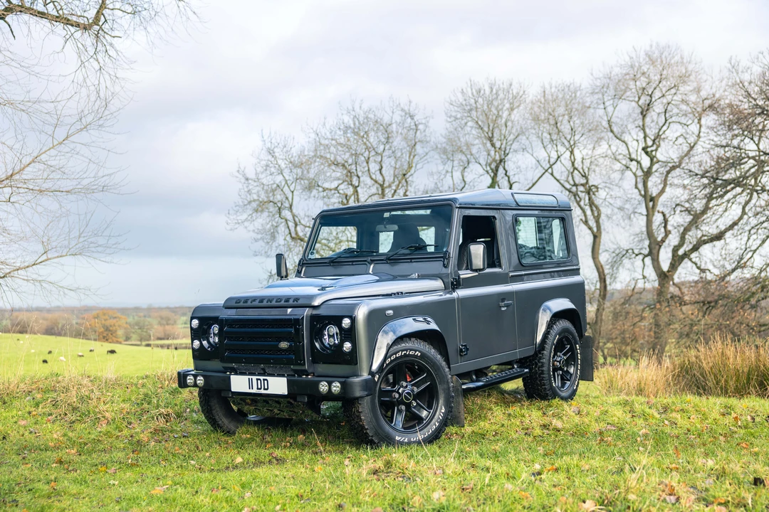 2015 Land Rover Defender 90 - Image 3 of 31