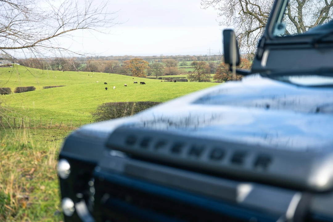 2015 Land Rover Defender 90 - Image 16 of 31
