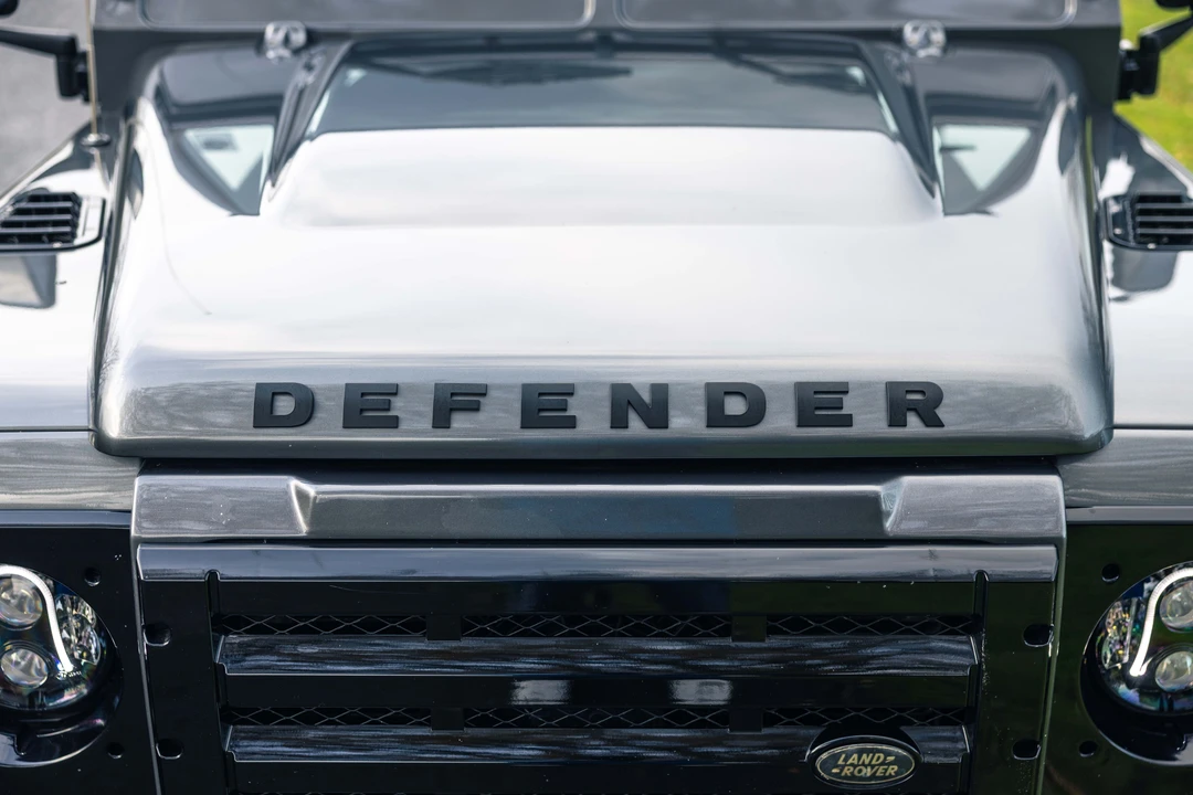 2015 Land Rover Defender 90 - Image 17 of 31