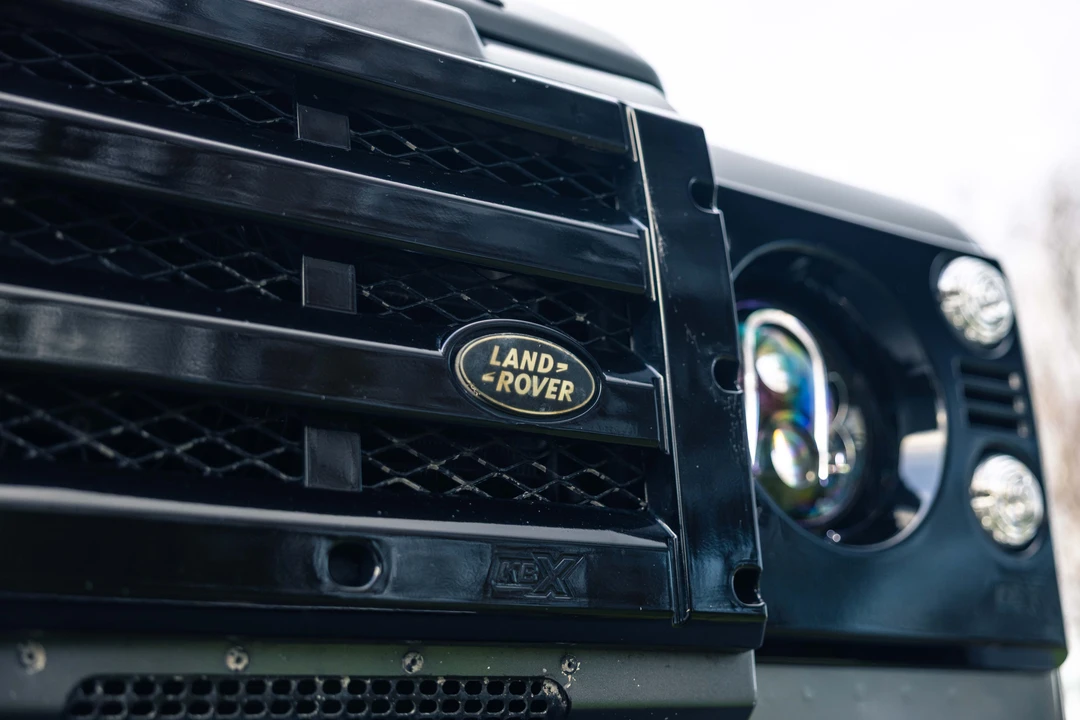2015 Land Rover Defender 90 - Image 18 of 31