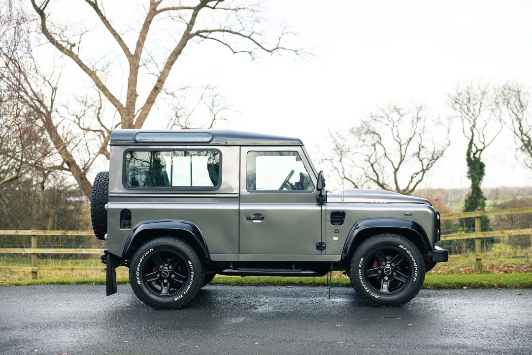 2015 Land Rover Defender 90 - Image 7 of 31