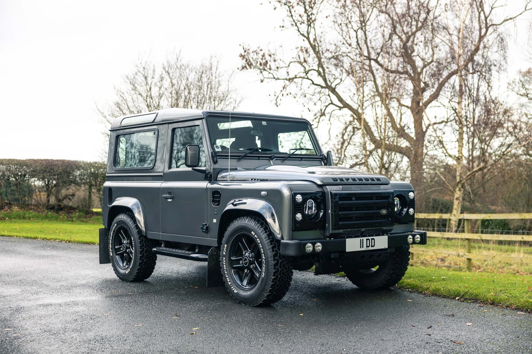 2015 Land Rover Defender 90 - Image 8 of 31