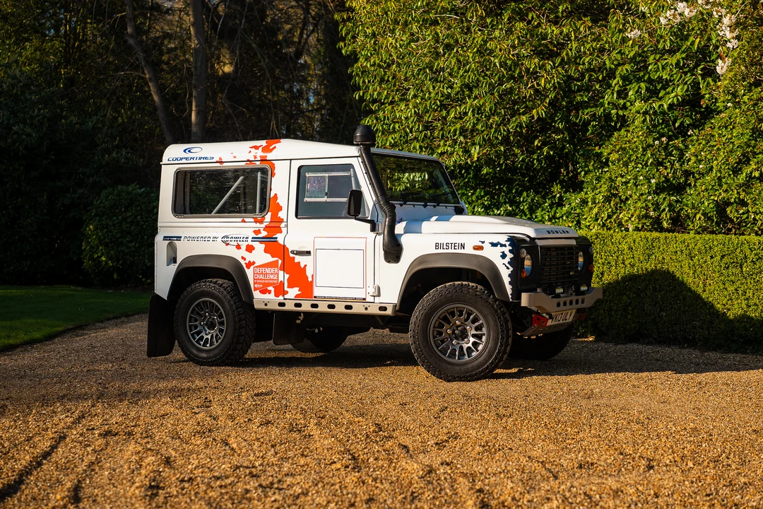 2014 Land Rover Defender 90 - Image 8 of 31