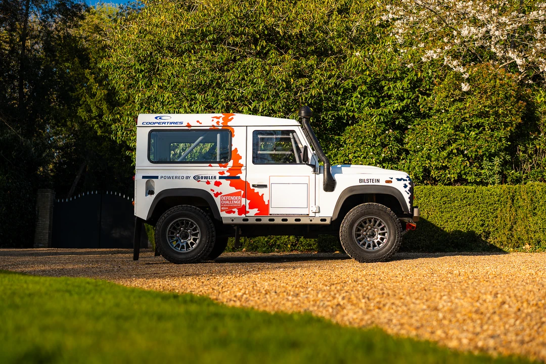 2014 Land Rover Defender 90 - Image 13 of 31