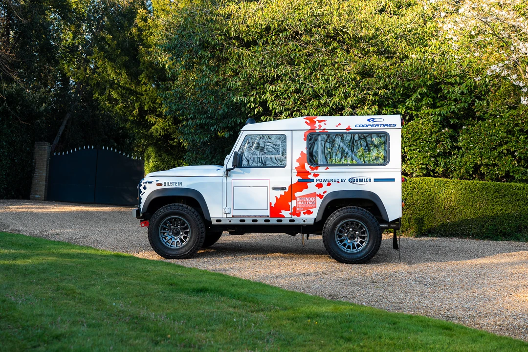 2014 Land Rover Defender 90 - Image 14 of 31