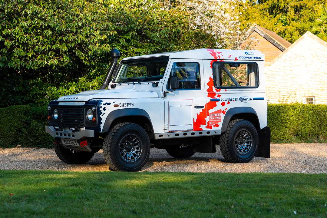 2014 Land Rover Defender 90 - Image 12 of 31