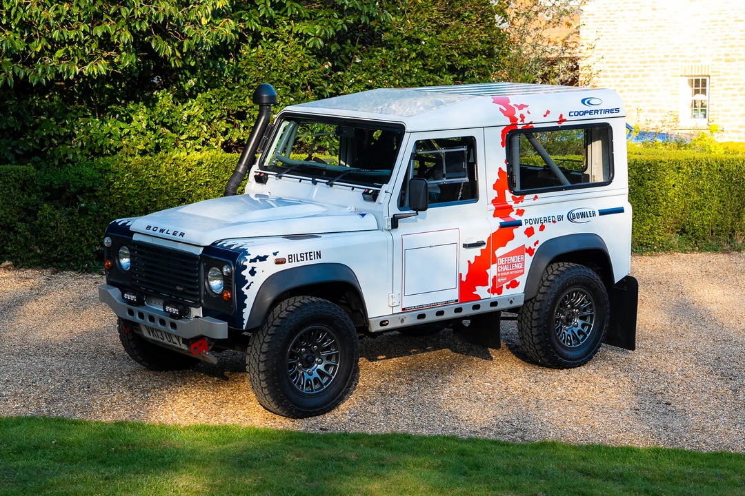 2014 Land Rover Defender 90 - Image 15 of 31