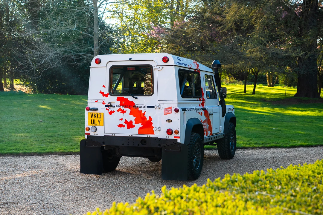 2014 Land Rover Defender 90 - Image 7 of 31