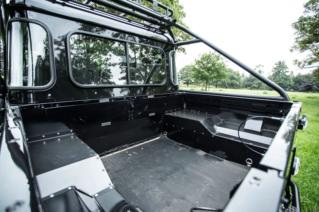 2014 Land Rover Defender 110 - Image 7 of 31