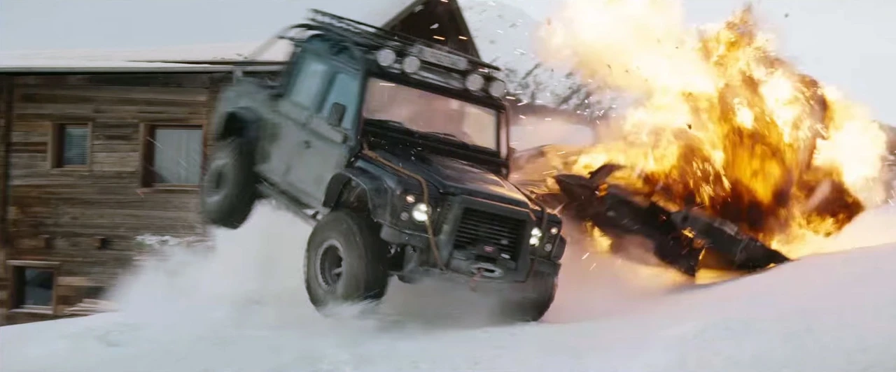 2014 Land Rover Defender 110 - Image 2 of 31