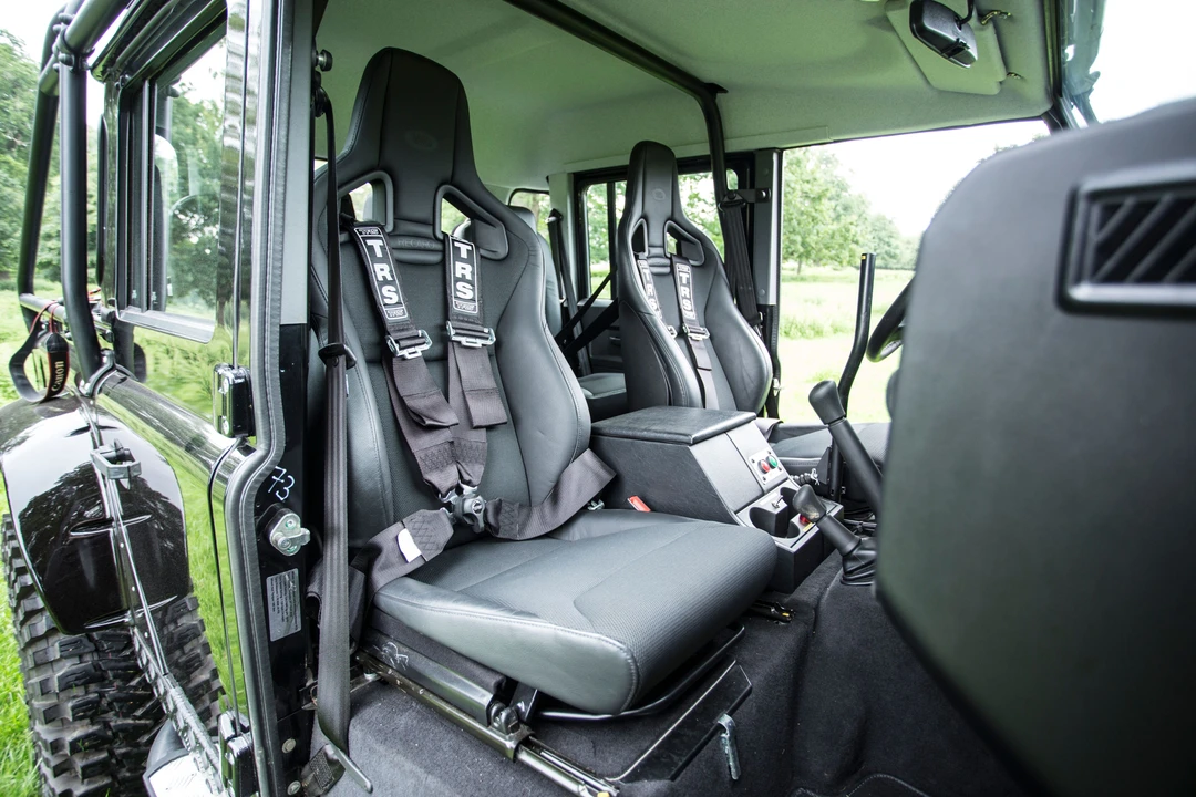 2014 Land Rover Defender 110 - Image 13 of 31