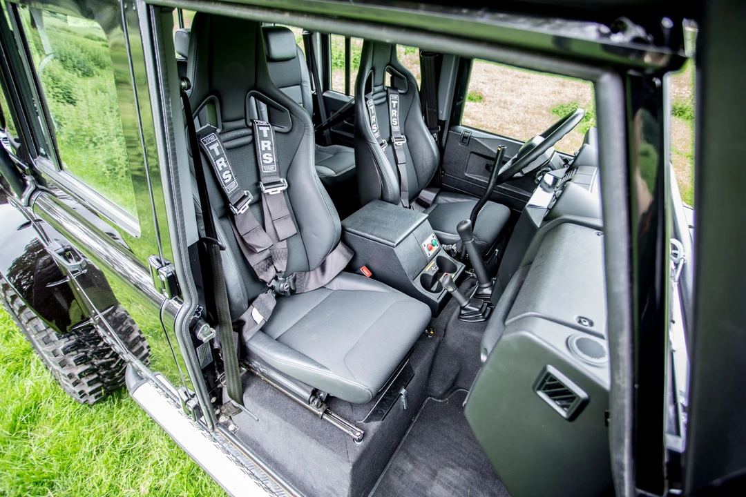 2014 Land Rover Defender 110 - Image 10 of 31