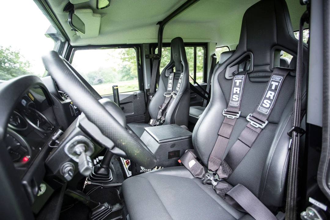 2014 Land Rover Defender 110 - Image 9 of 31