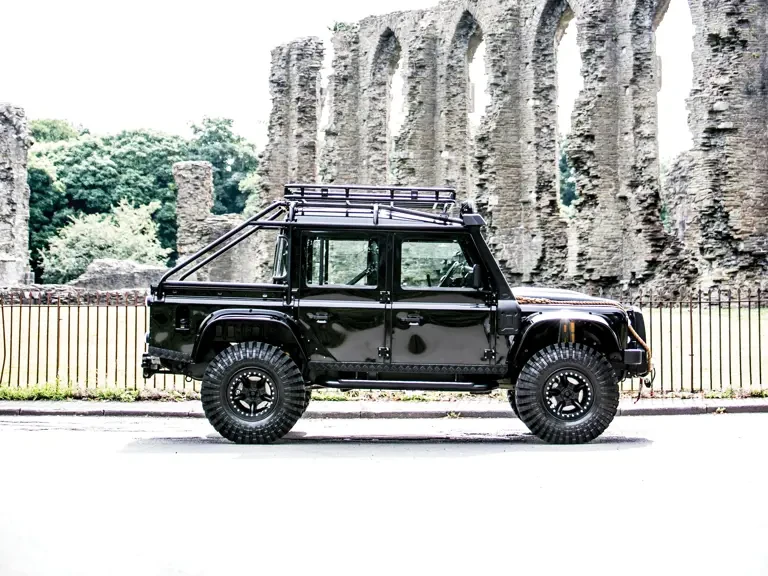 2014 Land Rover Defender 110 - Image 5 of 21