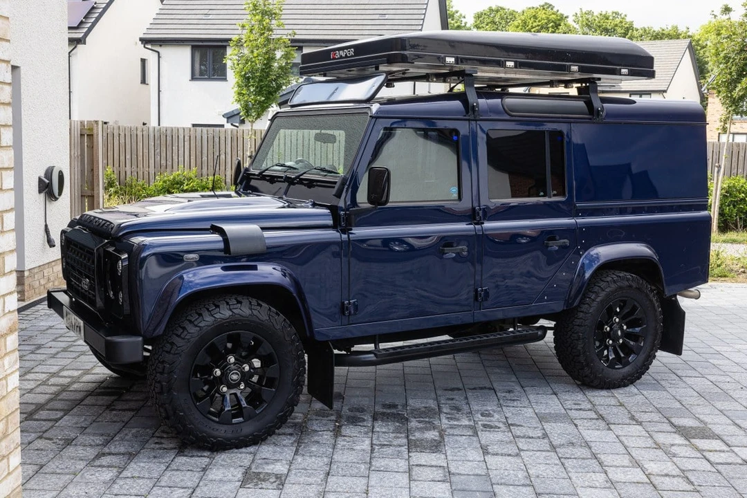 2014 Land Rover Defender 110 - Image 14 of 30