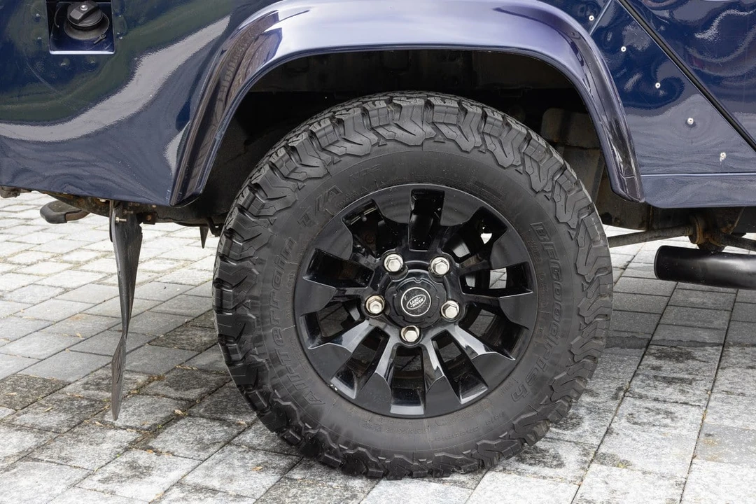 2014 Land Rover Defender 110 - Image 21 of 30