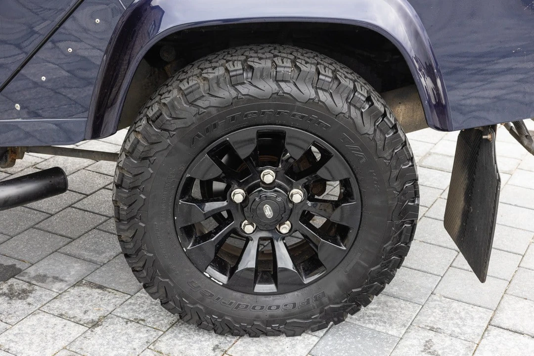 2014 Land Rover Defender 110 - Image 23 of 30