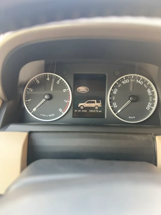2014 Land Rover Discovery 4th Gen - Image 17 of 31