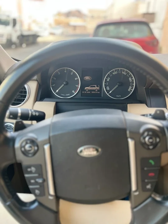 2014 Land Rover Discovery 4th Gen - Image 18 of 31