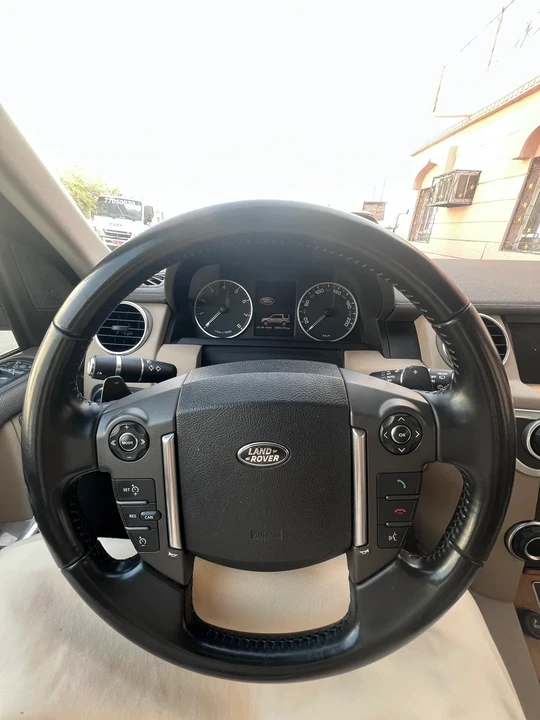 2014 Land Rover Discovery 4th Gen - Image 15 of 31