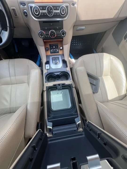 2014 Land Rover Discovery 4th Gen - Image 20 of 31