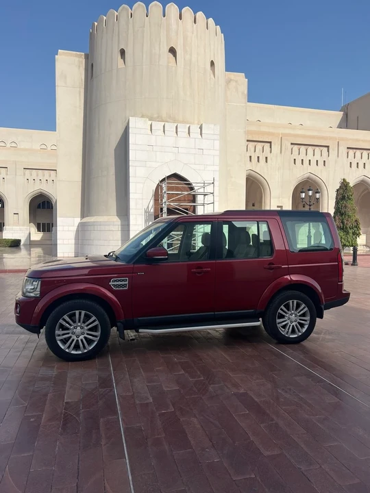 2014 Land Rover Discovery 4th Gen - Image 7 of 31