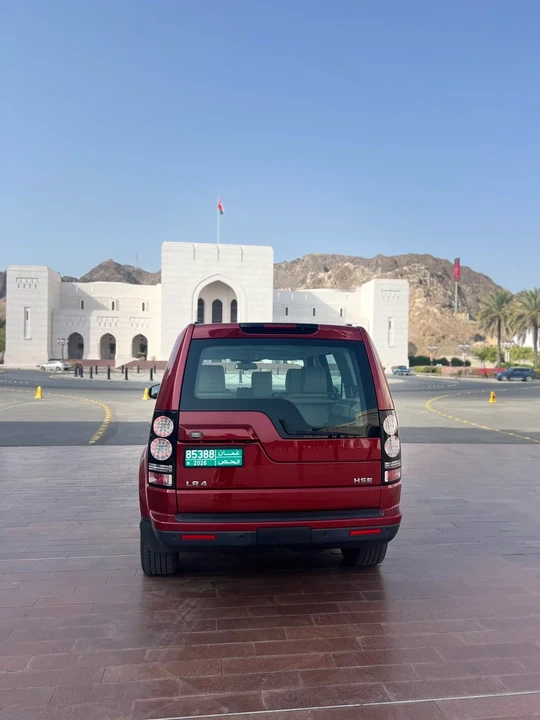 2014 Land Rover Discovery 4th Gen - Image 10 of 31