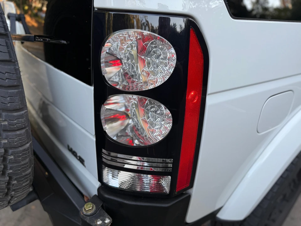 2014 Land Rover Discovery 4th Gen - Image 30 of 31