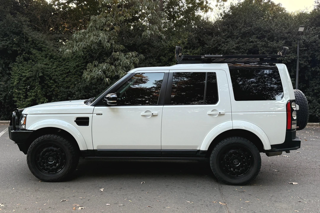 2014 Land Rover Discovery 4th Gen - Image 3 of 31