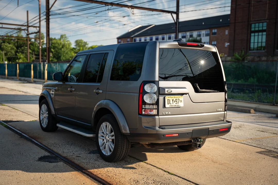 2014 Land Rover Discovery 4th Gen - Image 19 of 31