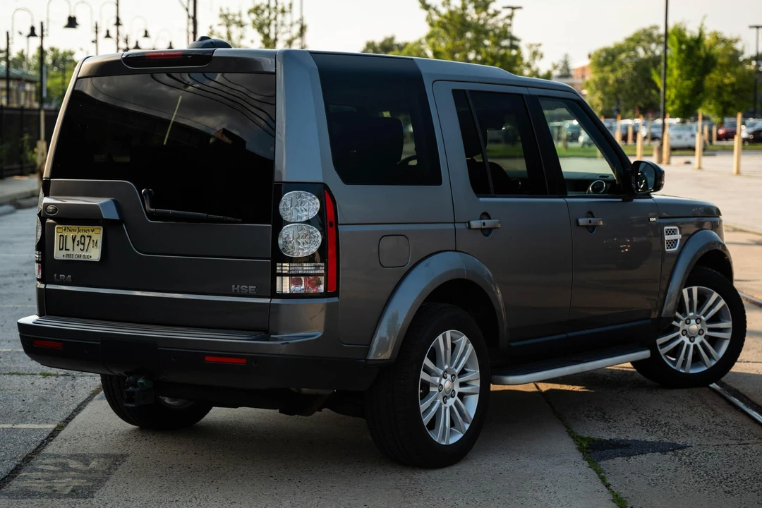 2014 Land Rover Discovery 4th Gen - Image 4 of 31