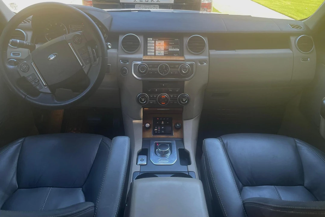 2014 Land Rover Discovery 4th Gen - Image 28 of 31