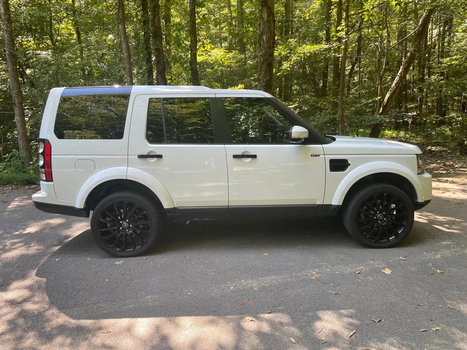 2014 Land Rover Discovery 4th Gen - Image 15 of 31