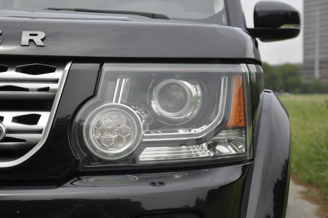 2014 Land Rover Discovery 4th Gen - Image 14 of 31